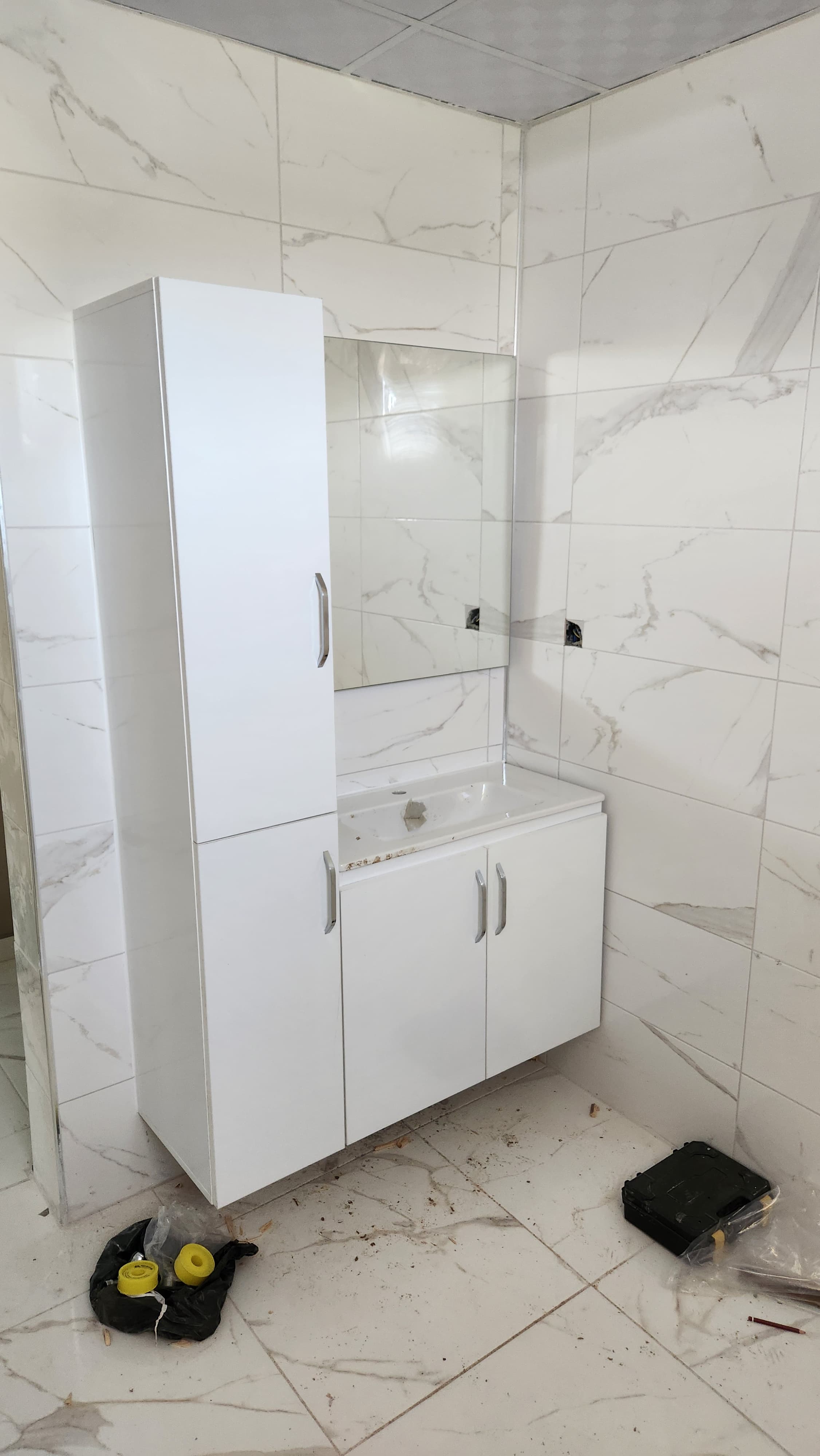 Özel ölçü hilton banyo dolabı Hatay